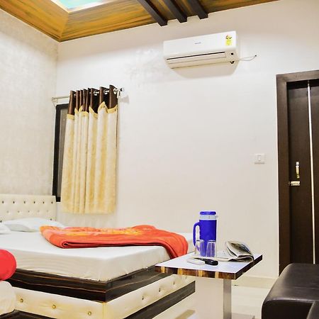 Hotel Shree Dwarkadhish Palace Ujjain Eksteriør billede