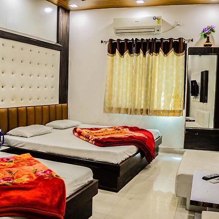 Hotel Shree Dwarkadhish Palace Ujjain Eksteriør billede