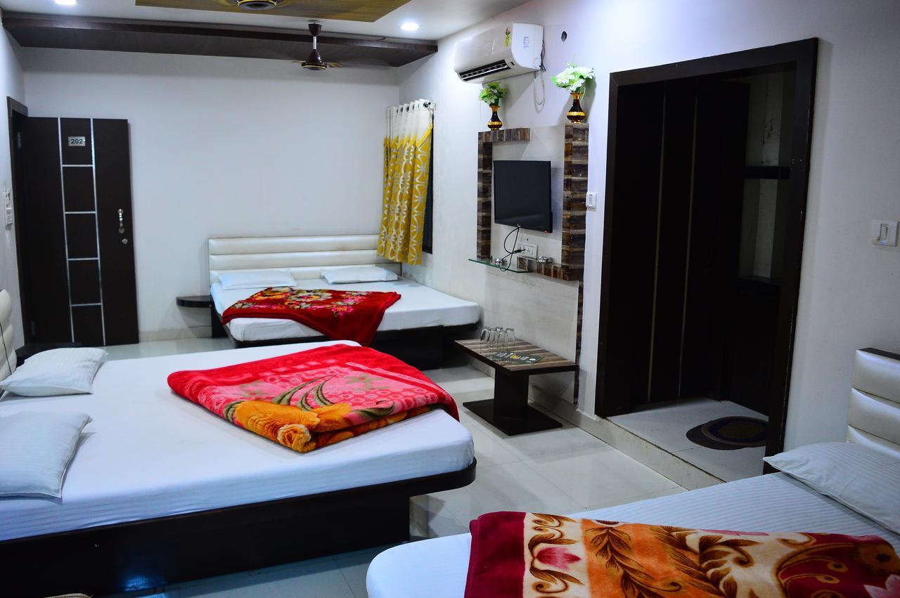 Hotel Shree Dwarkadhish Palace Ujjain Eksteriør billede