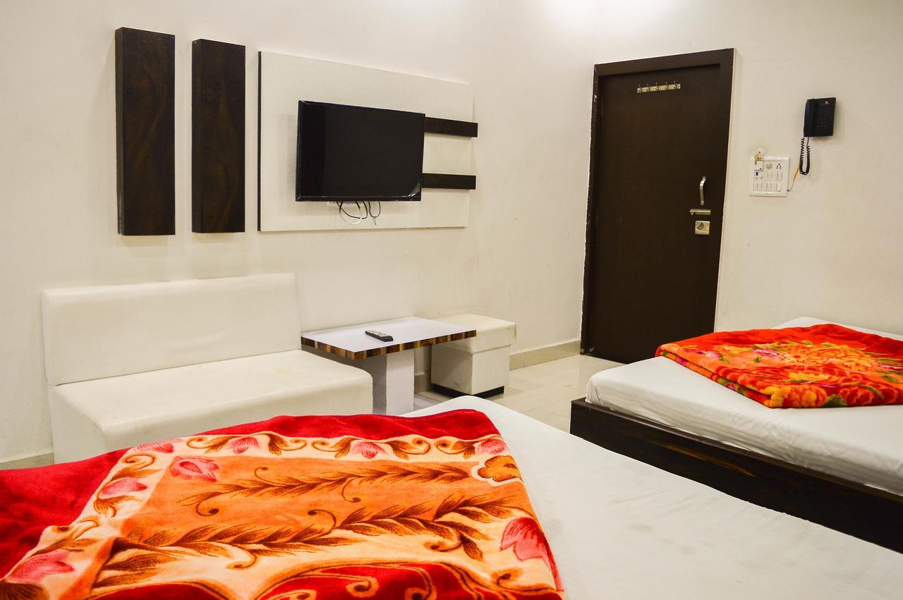 Hotel Shree Dwarkadhish Palace Ujjain Eksteriør billede