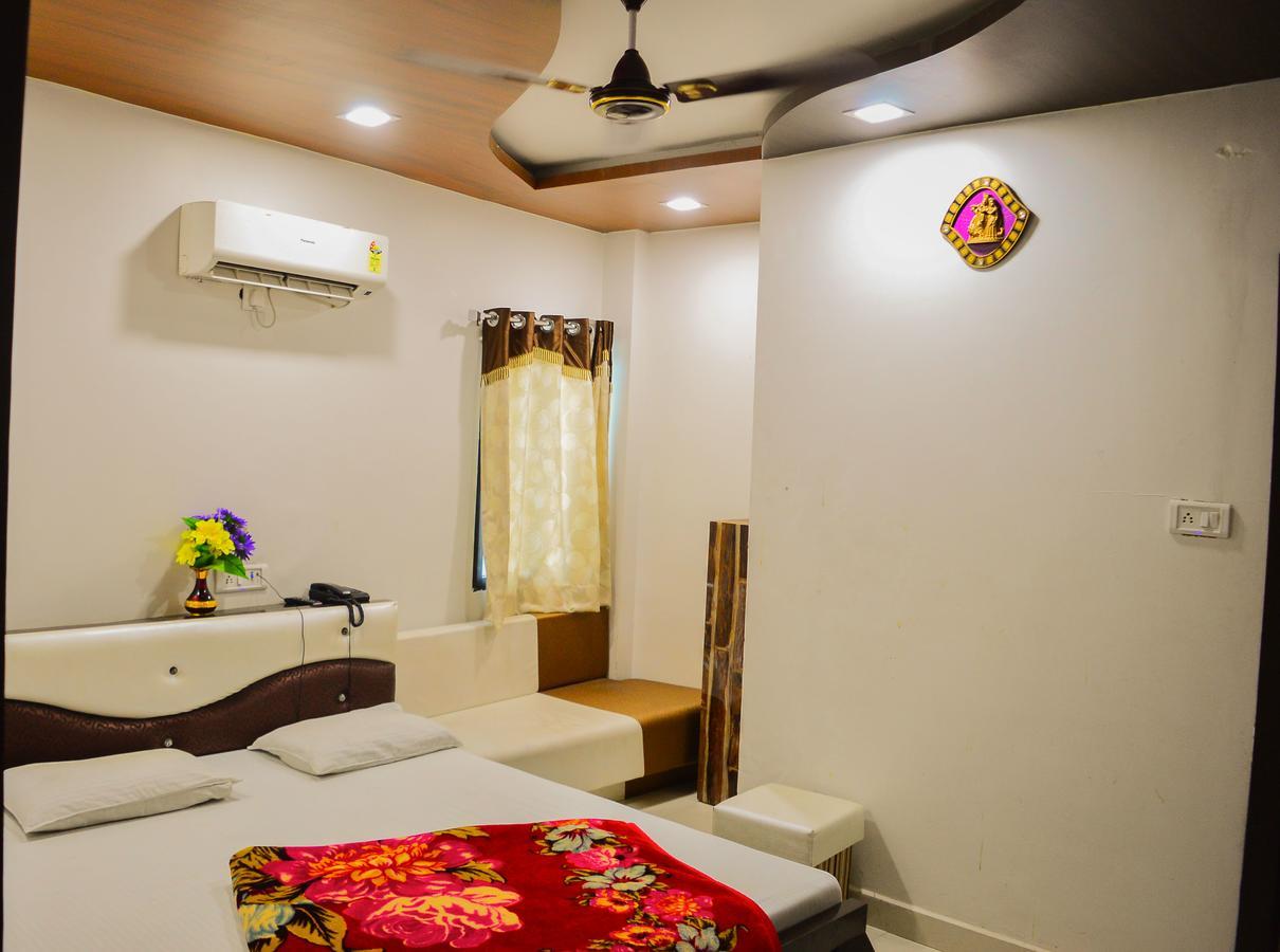 Hotel Shree Dwarkadhish Palace Ujjain Eksteriør billede
